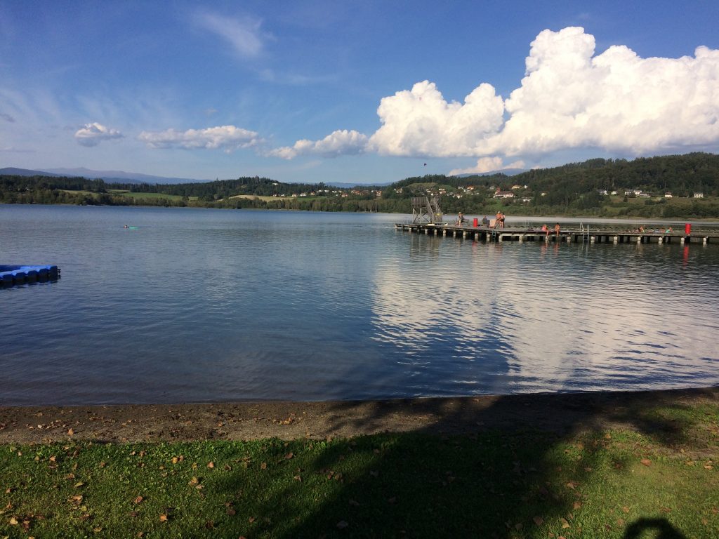 der See im Herbst